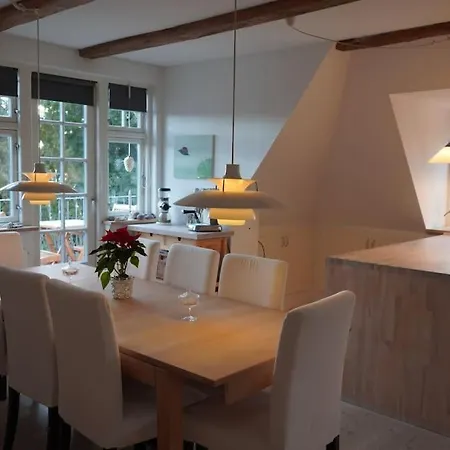 Apartament With Sea View *